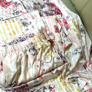 Victoria’s Secret Satin pajamas set